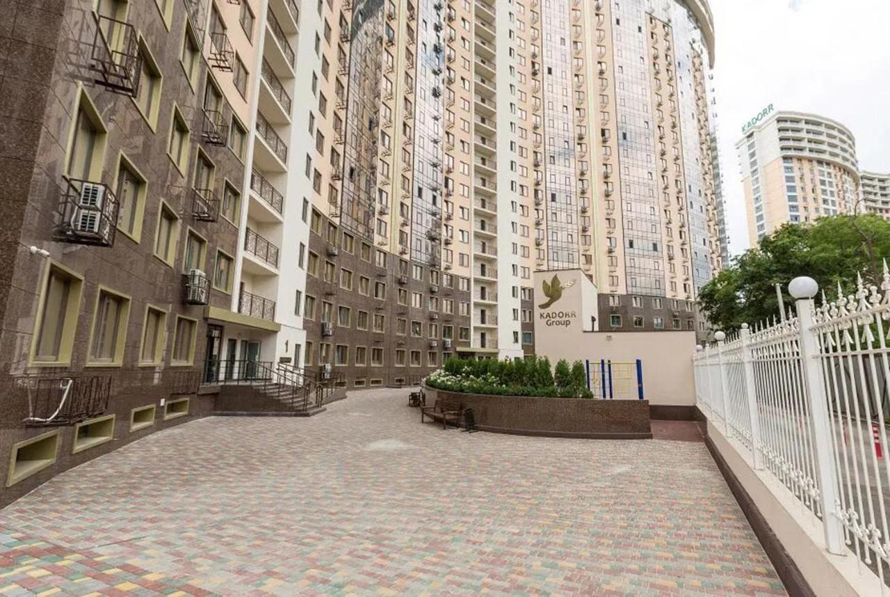 Апартаменты В Аркадии В Новом Доме Odesa Exterior photo